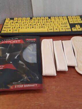 NEW BAG !  Single Patella Strap Knee Compression and Pain Relief Support Cream